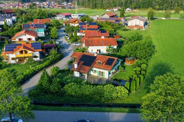 Grundstück mit Gartenhäuschen