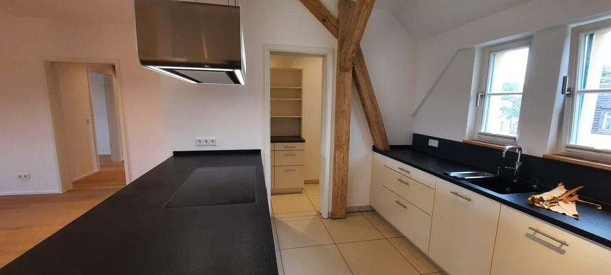 Küche und Speisekammer