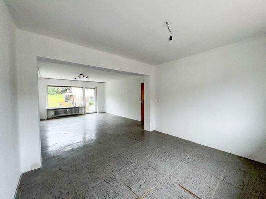 1st Floor: Living and dining room