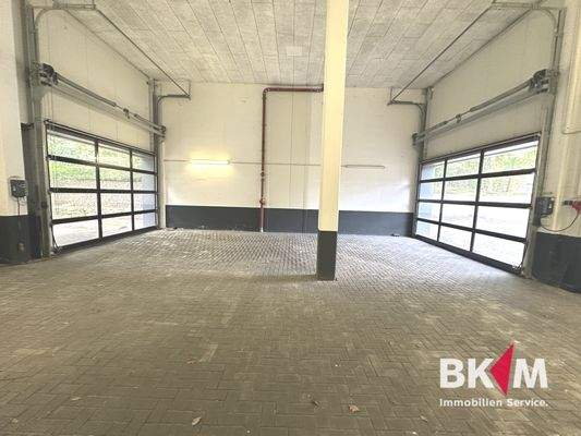 Garage mit Sektionaltoren
