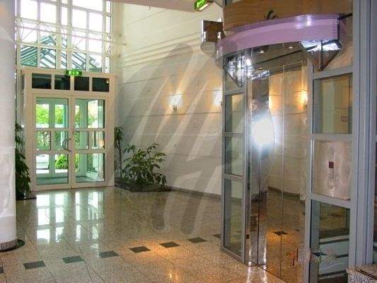 INFOS UNTER: 06171-586000