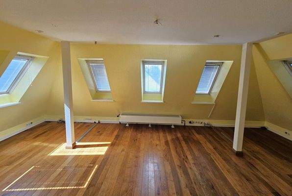 Zimmer DG ca. 25,5 m²