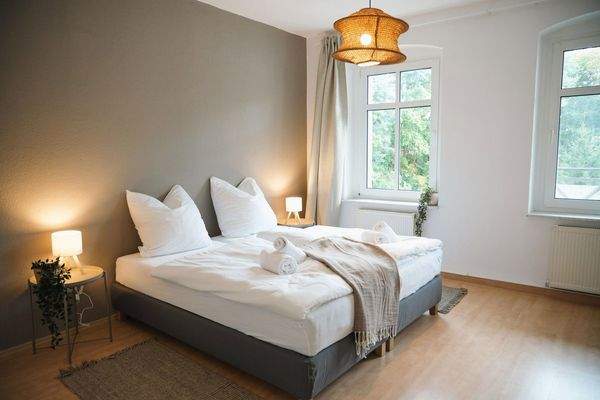 Schlafzimmer 1 / Bedroom 1