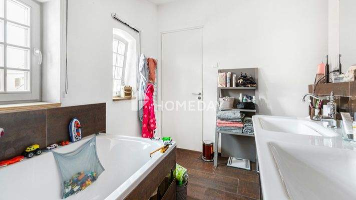 Haus 2 1. OG Badezimmer 1 1