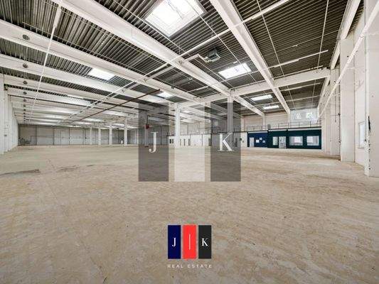 Halle Innenansicht 1 - EG