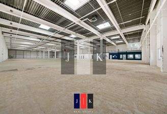 Halle Innenansicht 1 - EG