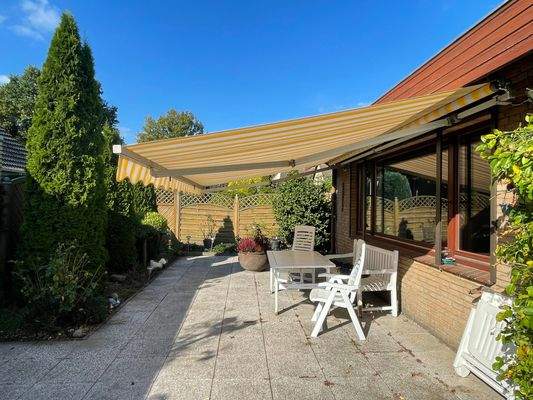 Terrasse mit elektr. Markise