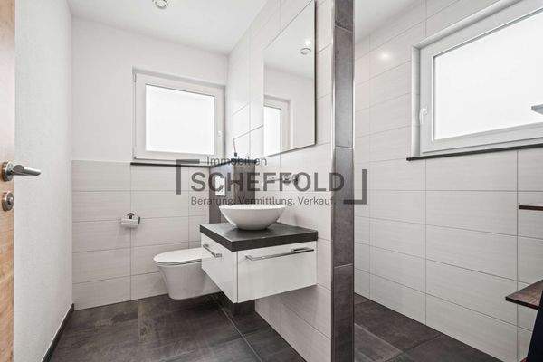 Gäste-Badezimmer EG