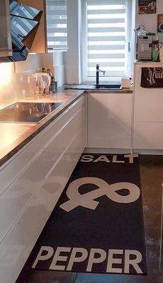 sehr schöne Einbauküche.jpg