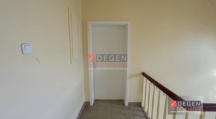 Wohnungstür, DG rechts -Ausbaureserve