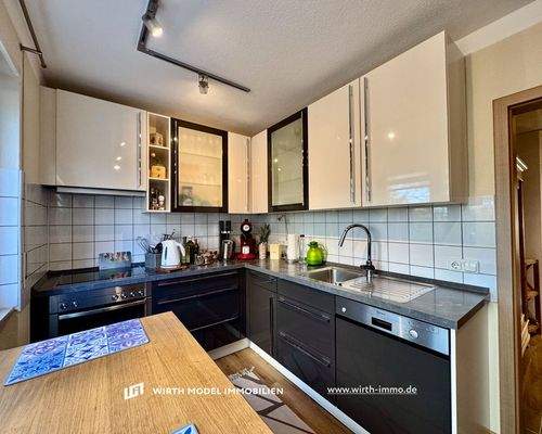 Küche mit EBK samt Elektrogeräte