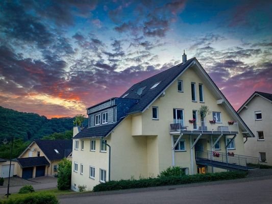 Haus mit Sonnenuntergang