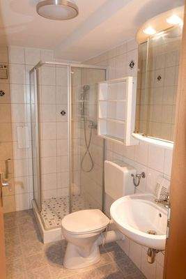 Bad / WC mit Dusche
