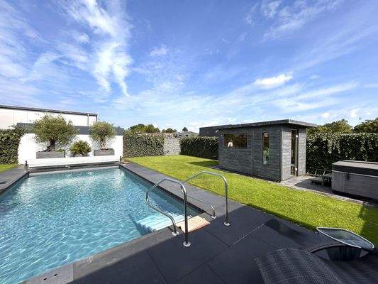 Garten (Sommeraufnahme)