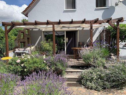 Südseite mit Terrasse