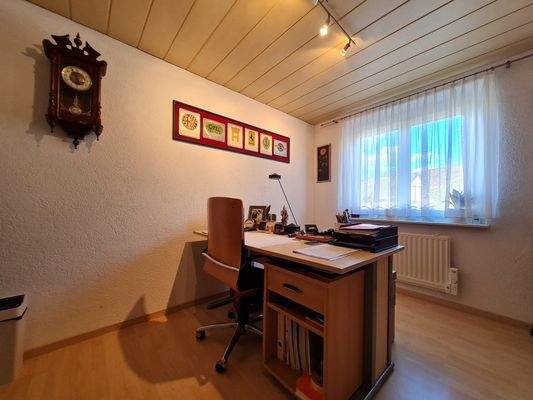 OG rechts: Bürozimmer