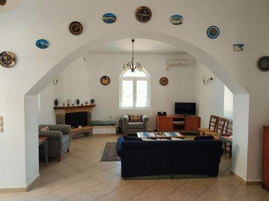 Kreta, Varipetro: Traditionelle Villa in der Nähe von Chania zu verkaufen