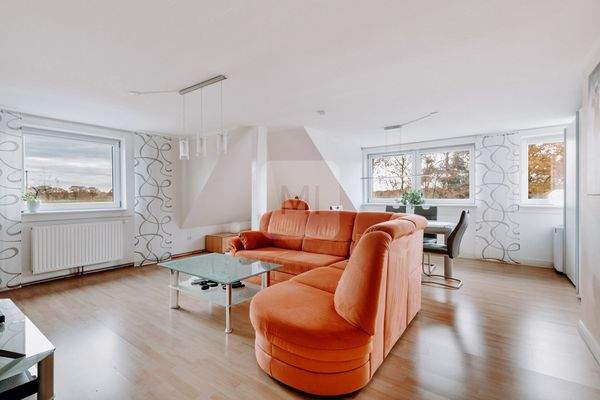 DG: WOHN- UND ESSZIMMER