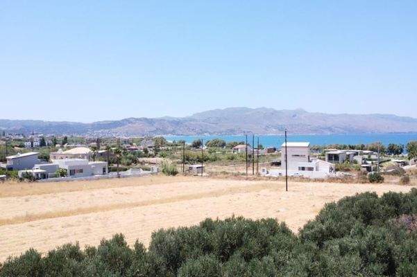 Kreta, Tavronitis: Schönes Grundstück mit Meerblick und hoher Baukapazität zu verkaufen