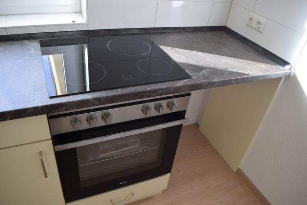 Moderne Küche mit Herd