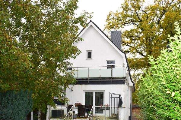 9056WI-23 Haus von Hinten