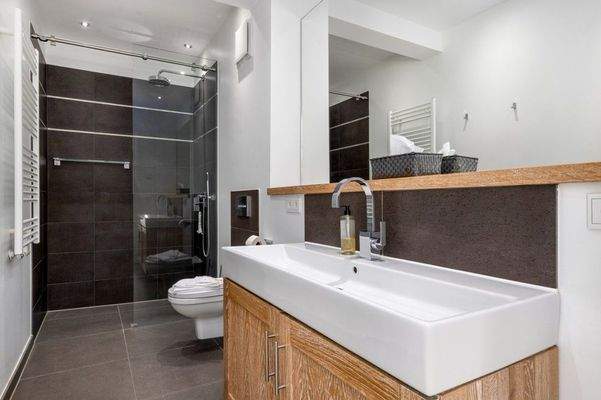 Geschmackvolles en Suite Bad