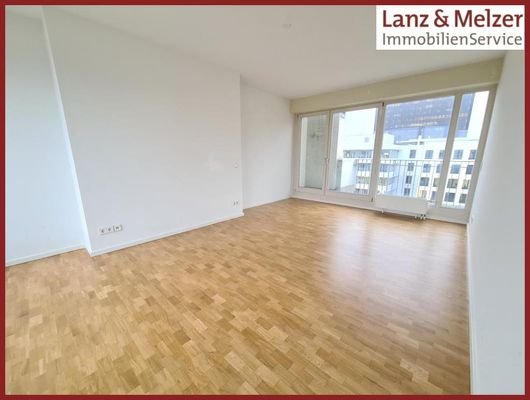 großes, helles Schlafzimmer