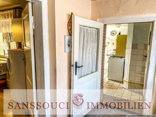 Zugang zur Küche und Sommerküche