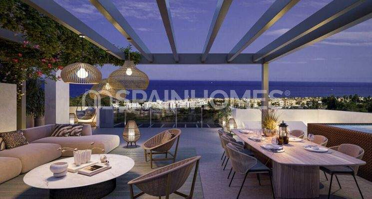 Coastal Houses with Solariums and Pool in Malaga