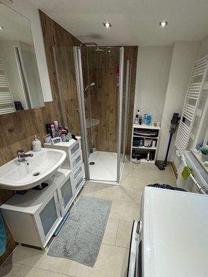 Modernes Tageslichtbad