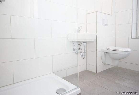 Badezimmer mit Dusche