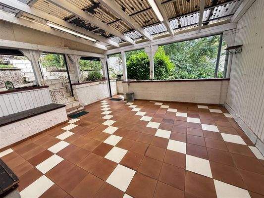 überdachte Terrasse