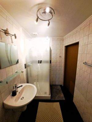 Immobilienperle Veronika Löffler - Dachgeschoss - Badezimmer