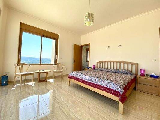 Luxusvilla zum Verkauf in Tsivaras mit Meerblick