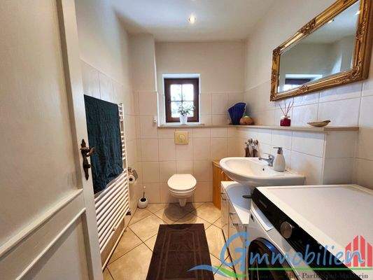 Gäste-WC mit Waschmaschinenanschluss