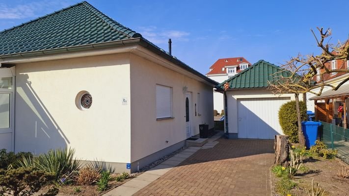 Außenansicht Garage