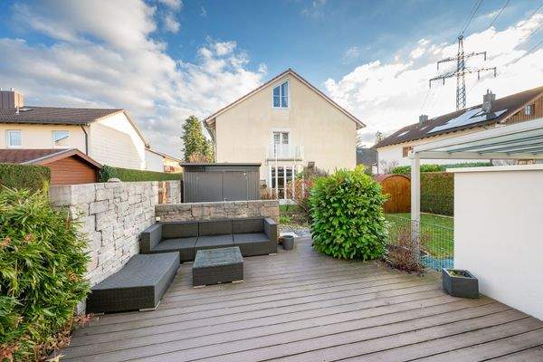 Garten_mit_grosszügiger_Terrasse