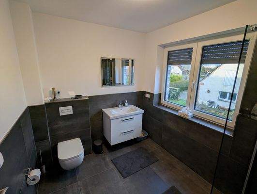 Badezimmer - Waschtisch - WC