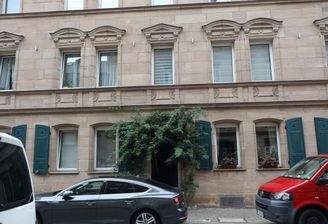 Vor dem Haus Pic1 MS390GEWFÜ