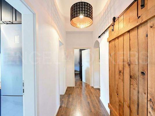 Blick von der Küche in den Flur