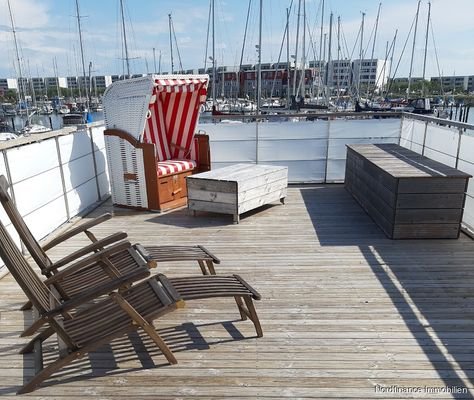 Oberdeck mit Strandkorb