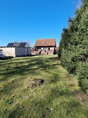 Blick vom Ende des Grundstücks