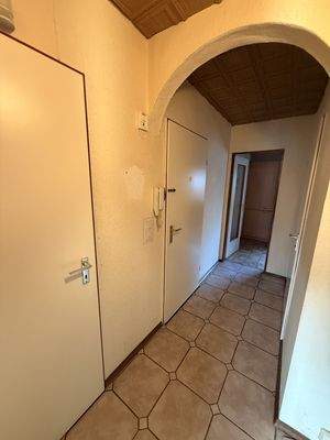 Wohnung_Heidelbergerstr._Flur_02_Blickrichtung Kueche