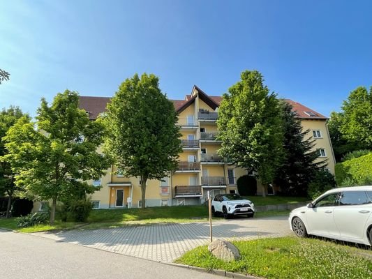 Vorderansicht des Gebäudes
