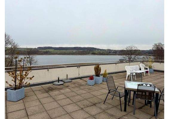 Terrasse mit Blick auf den Möhnesee (2)