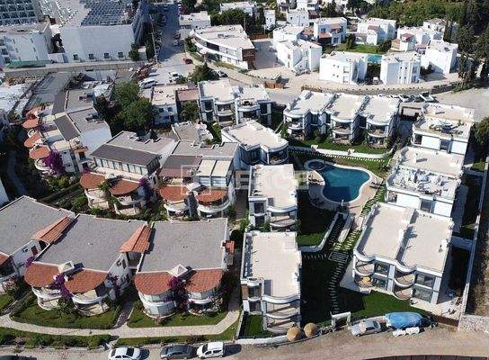 Apartment in a Complex Next to the Beach in Bodrum