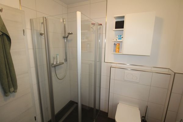 Bad mit bodengleicher Dusche