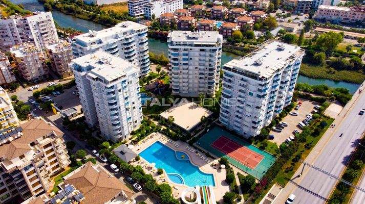 Chic Seafront Properties with Sea Views for Sale in Alanya Tosmur