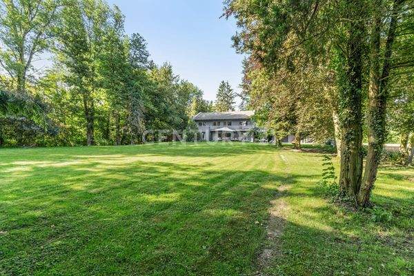 Parkähnliches Anwesen in Alleinlage