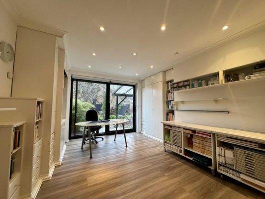 zur Zeit als Büro genutzt